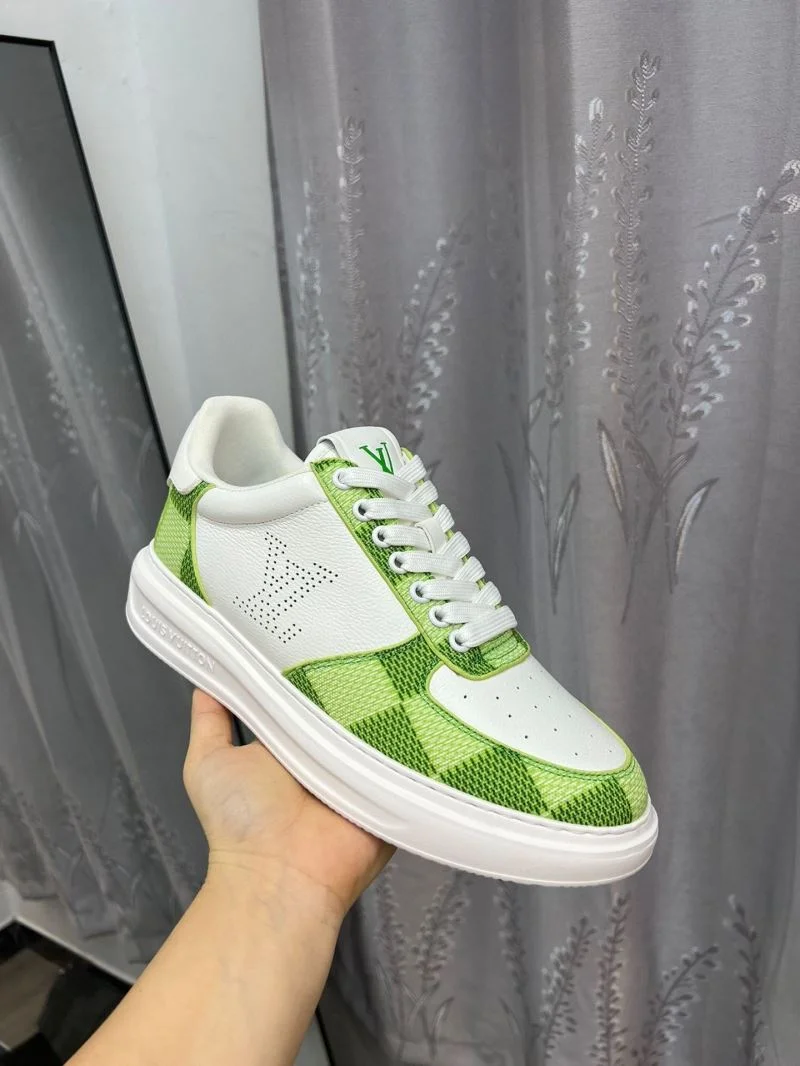 Refined Louis Vuitton Low Shoes 32833
