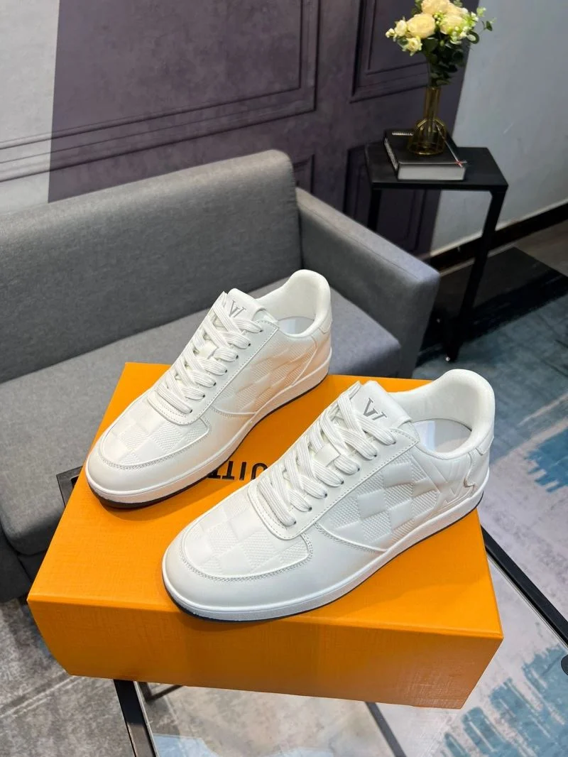 Louis Vuitton Low Shoes FreshLook 32828