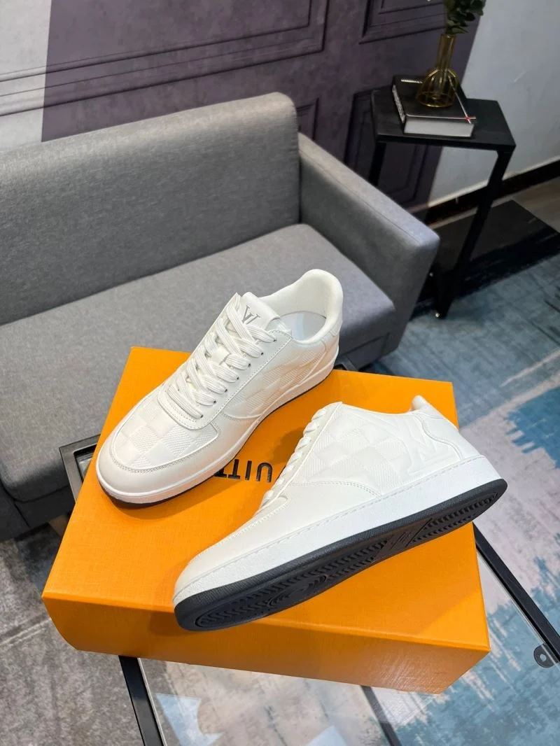 Louis Vuitton Low Shoes FreshLook 32828
