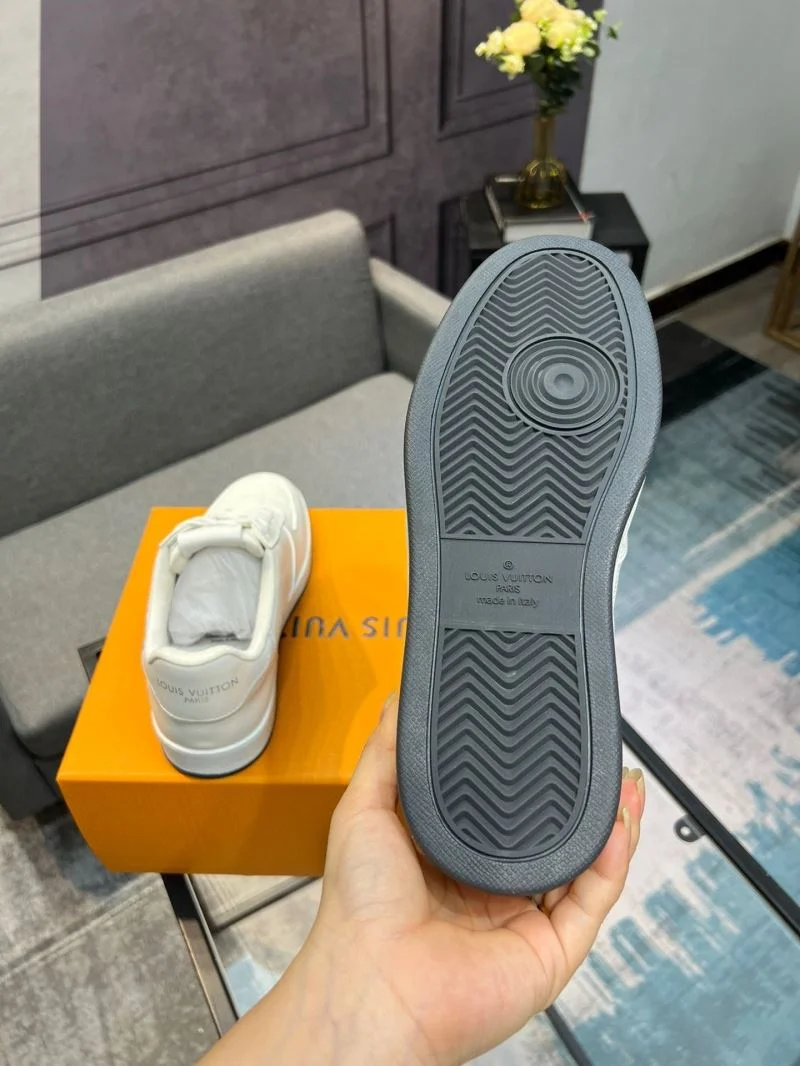 Louis Vuitton Low Shoes FreshLook 32828