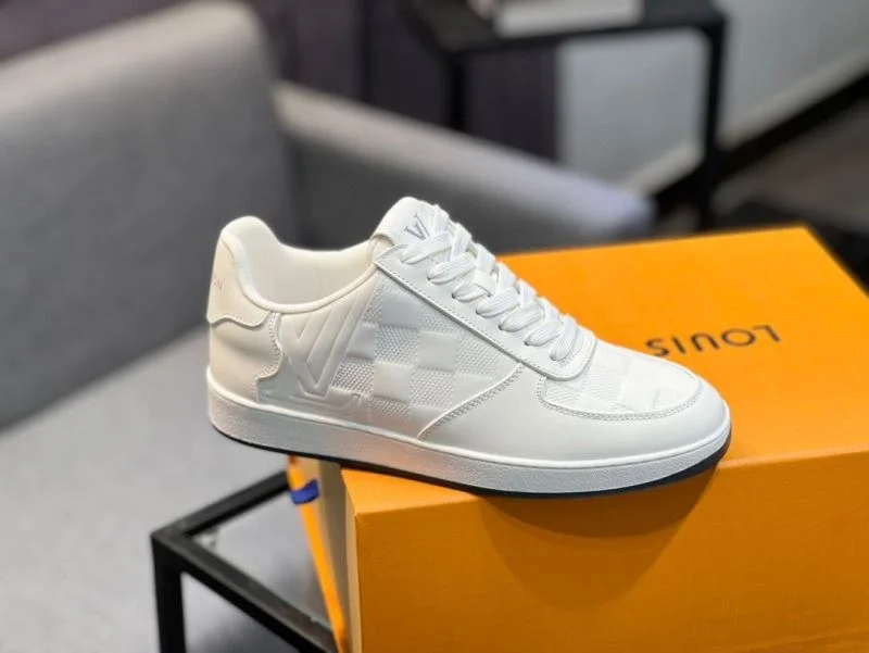 Louis Vuitton Low Shoes FreshLook 32828