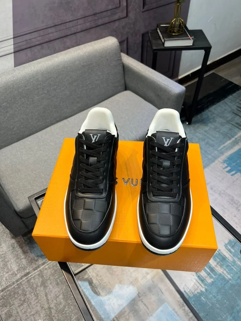 Louis Vuitton Low Shoes EyeCatching 32836