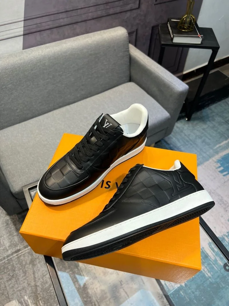 Louis Vuitton Low Shoes EyeCatching 32836