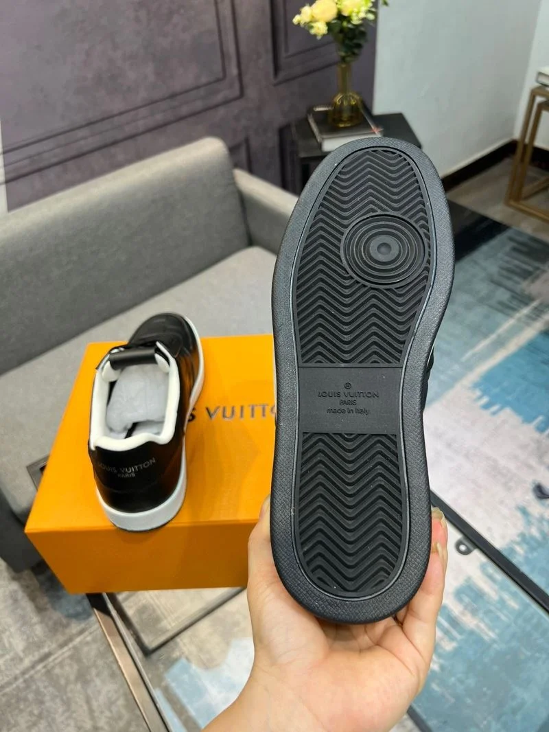 Louis Vuitton Low Shoes EyeCatching 32836