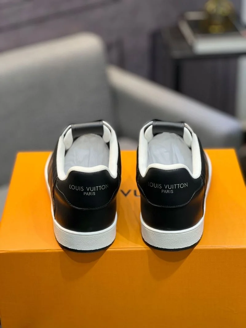 Louis Vuitton Low Shoes EyeCatching 32836