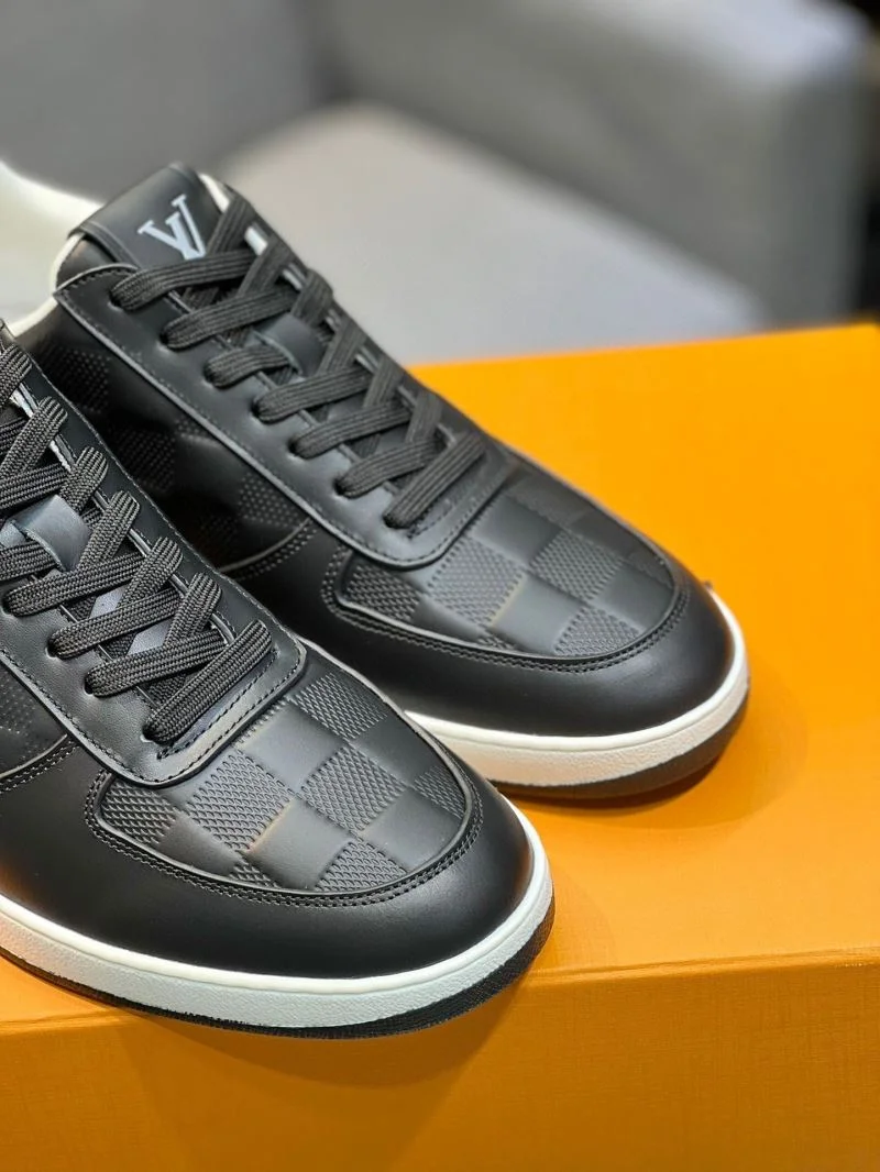 Louis Vuitton Low Shoes EyeCatching 32836