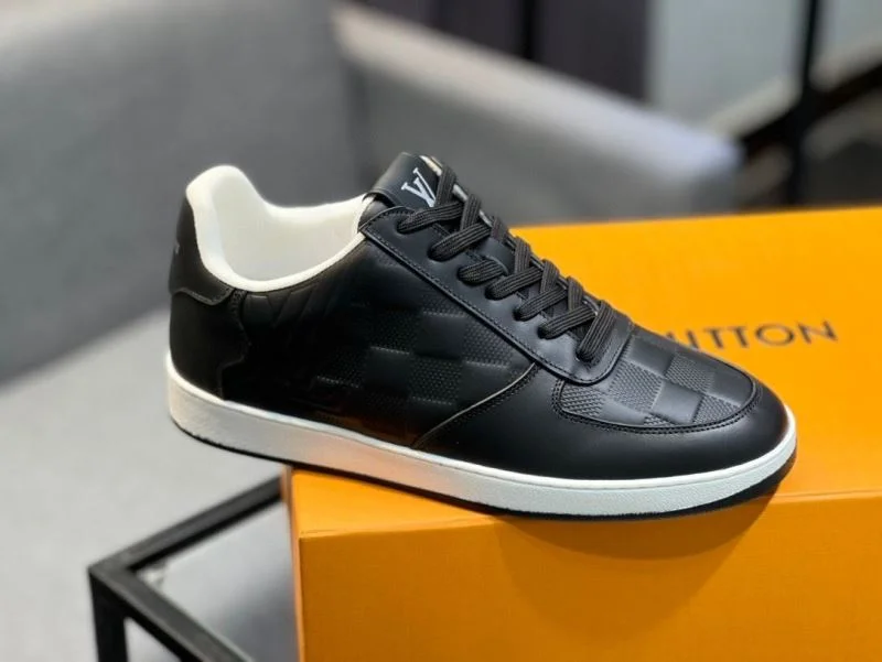 Louis Vuitton Low Shoes EyeCatching 32836