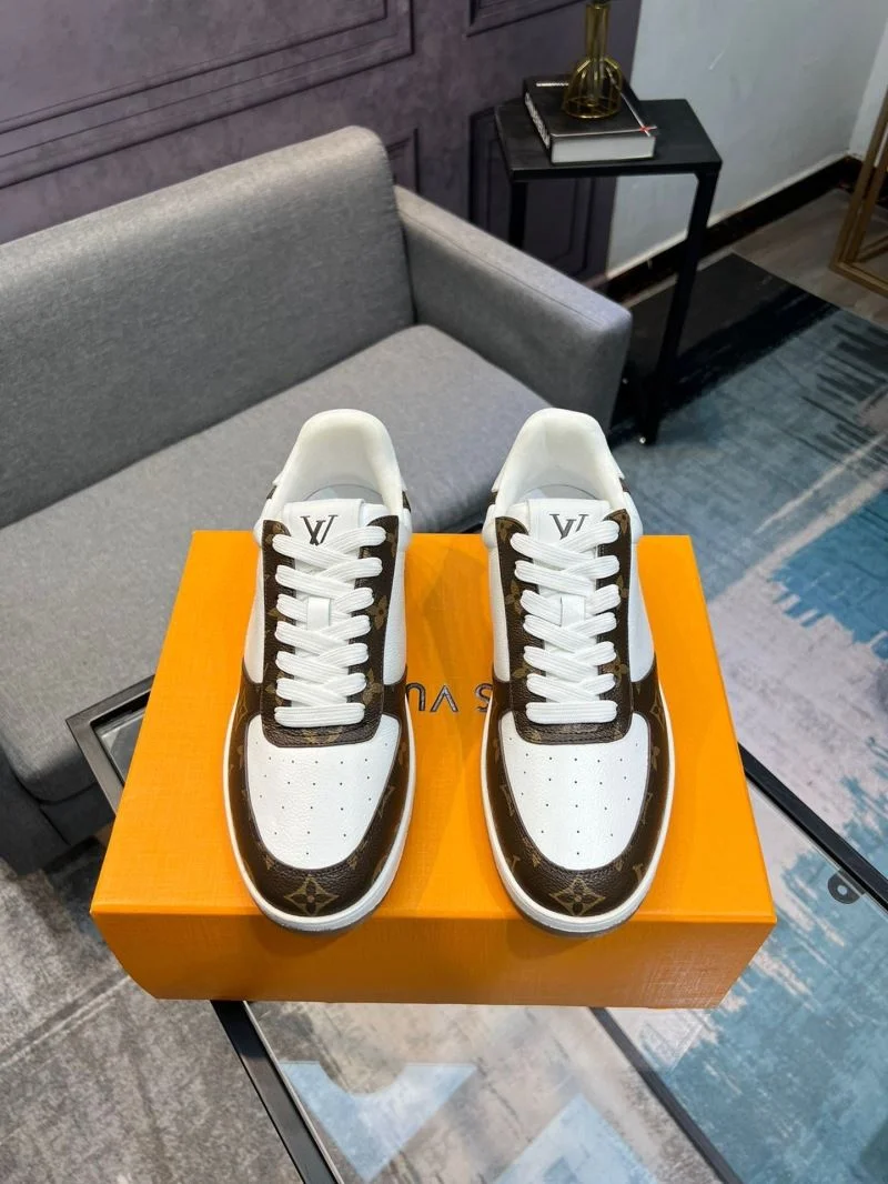 Sporty Louis Vuitton Low Shoes 32806
