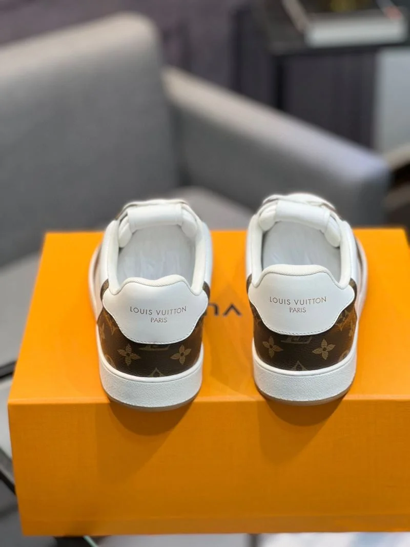 Sporty Louis Vuitton Low Shoes 32806