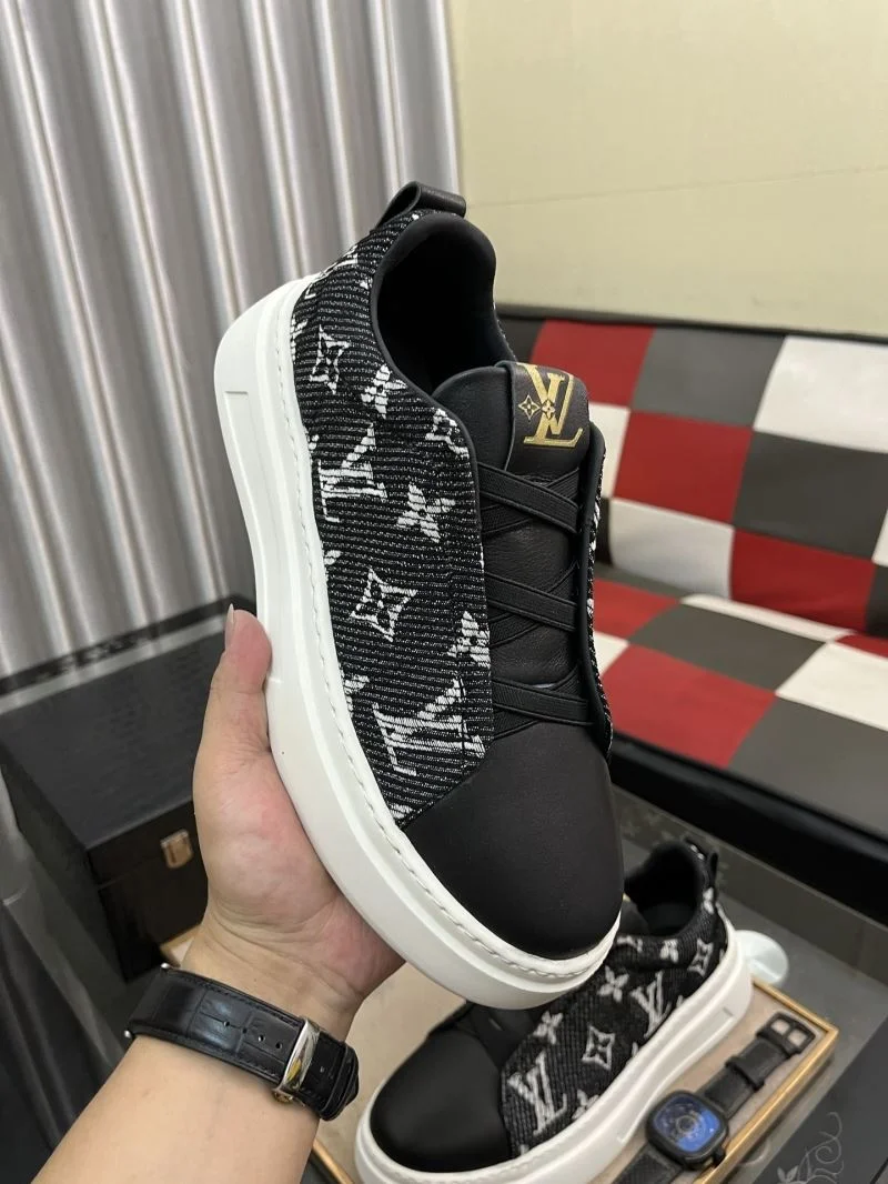 Louis Vuitton Low Shoes WeatherProof 32802