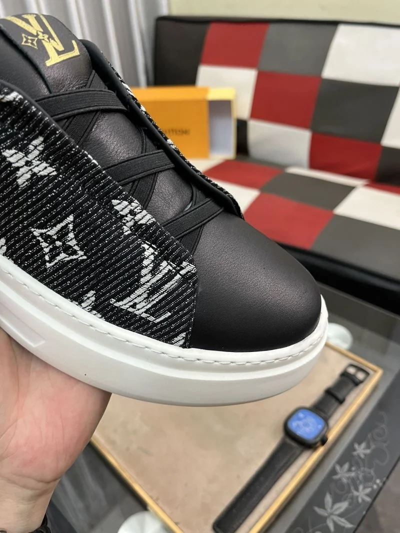 Louis Vuitton Low Shoes WeatherProof 32802
