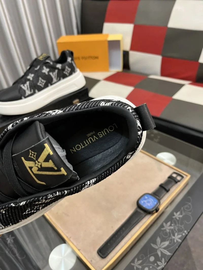 Louis Vuitton Low Shoes WeatherProof 32802