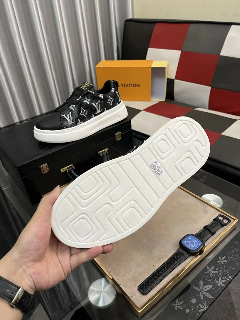 Louis Vuitton Low Shoes WeatherProof 32802
