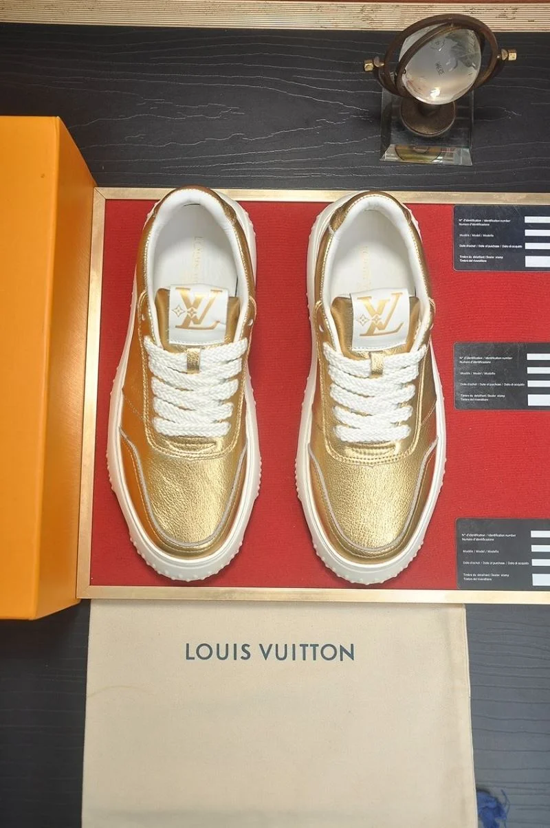 Louis Vuitton Low Shoes Classic 32817