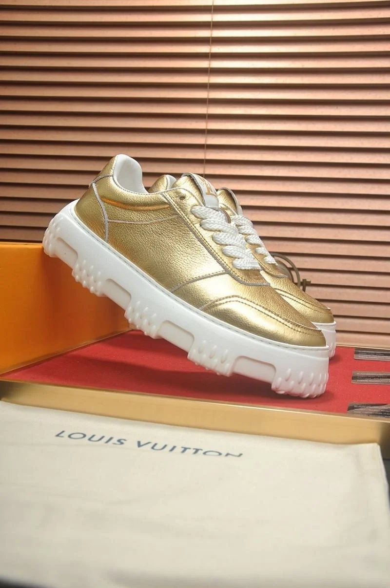 Louis Vuitton Low Shoes Classic 32817