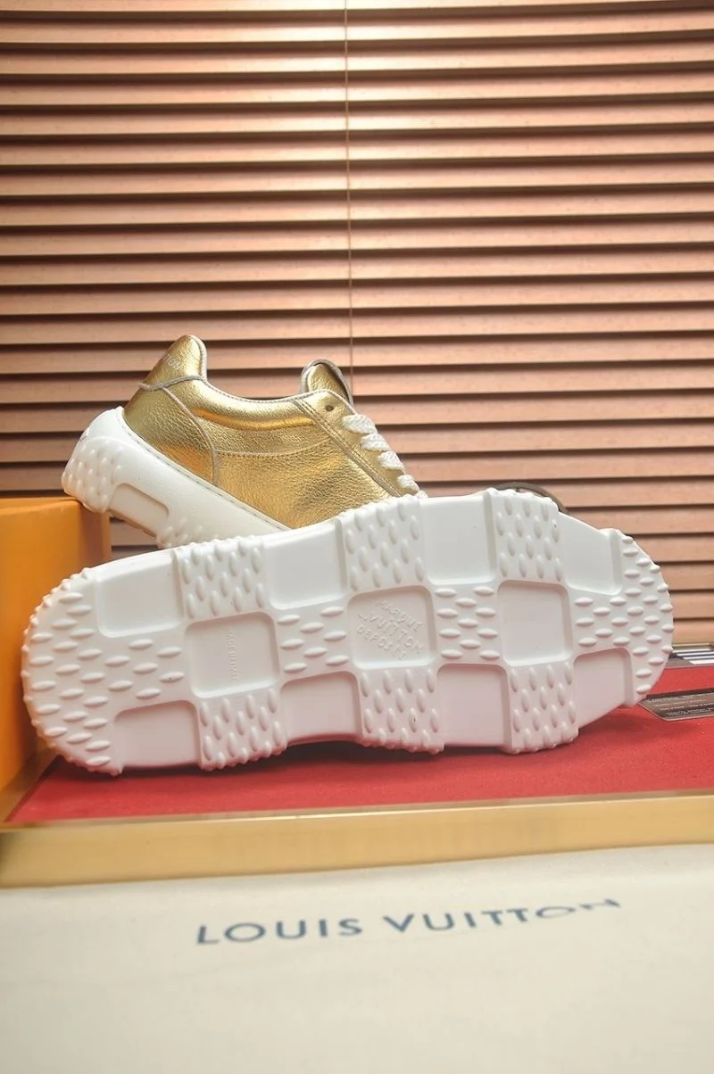 Louis Vuitton Low Shoes Classic 32817
