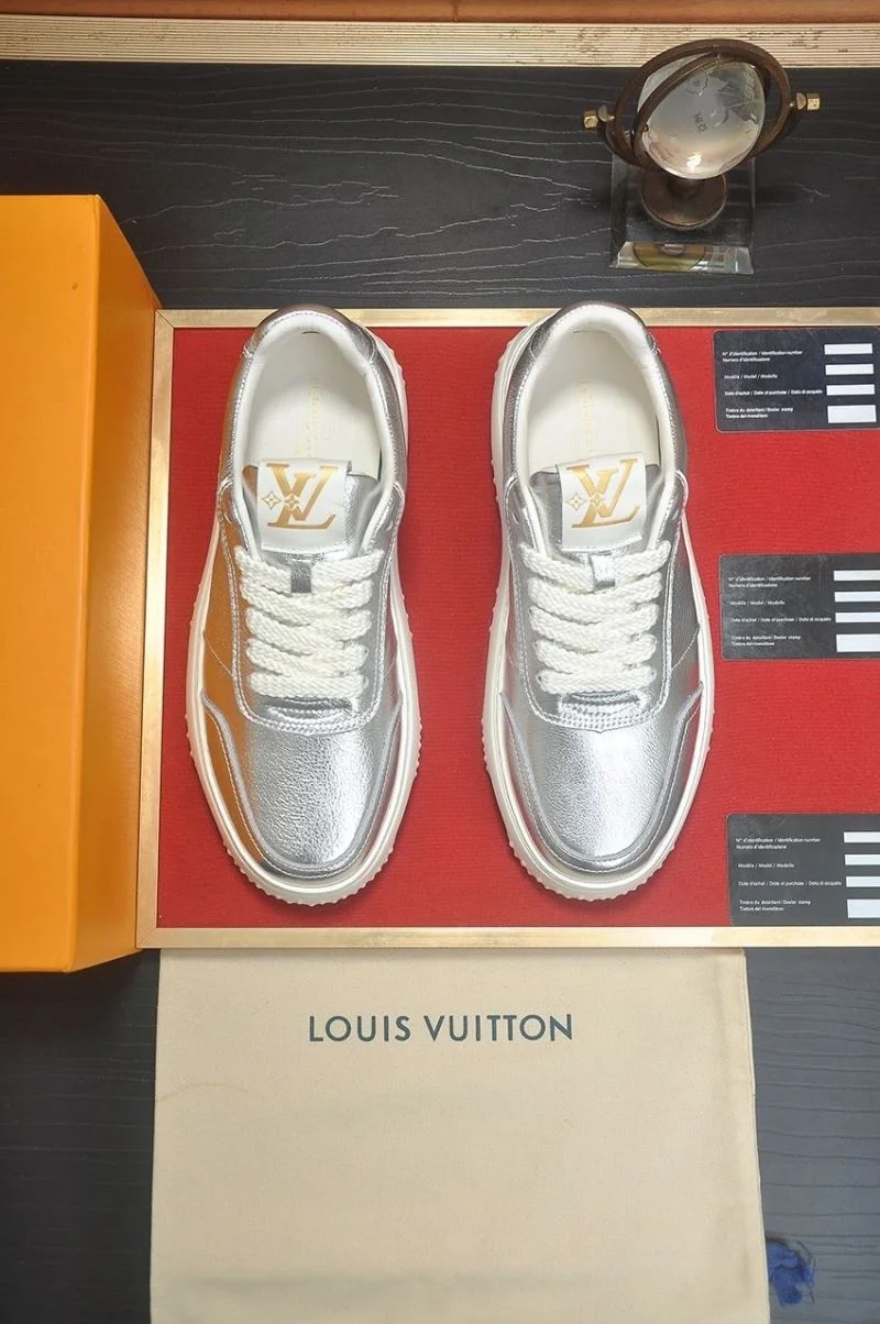 FashionForward Louis Vuitton Low Shoes 32805