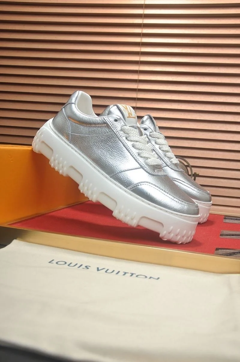 FashionForward Louis Vuitton Low Shoes 32805