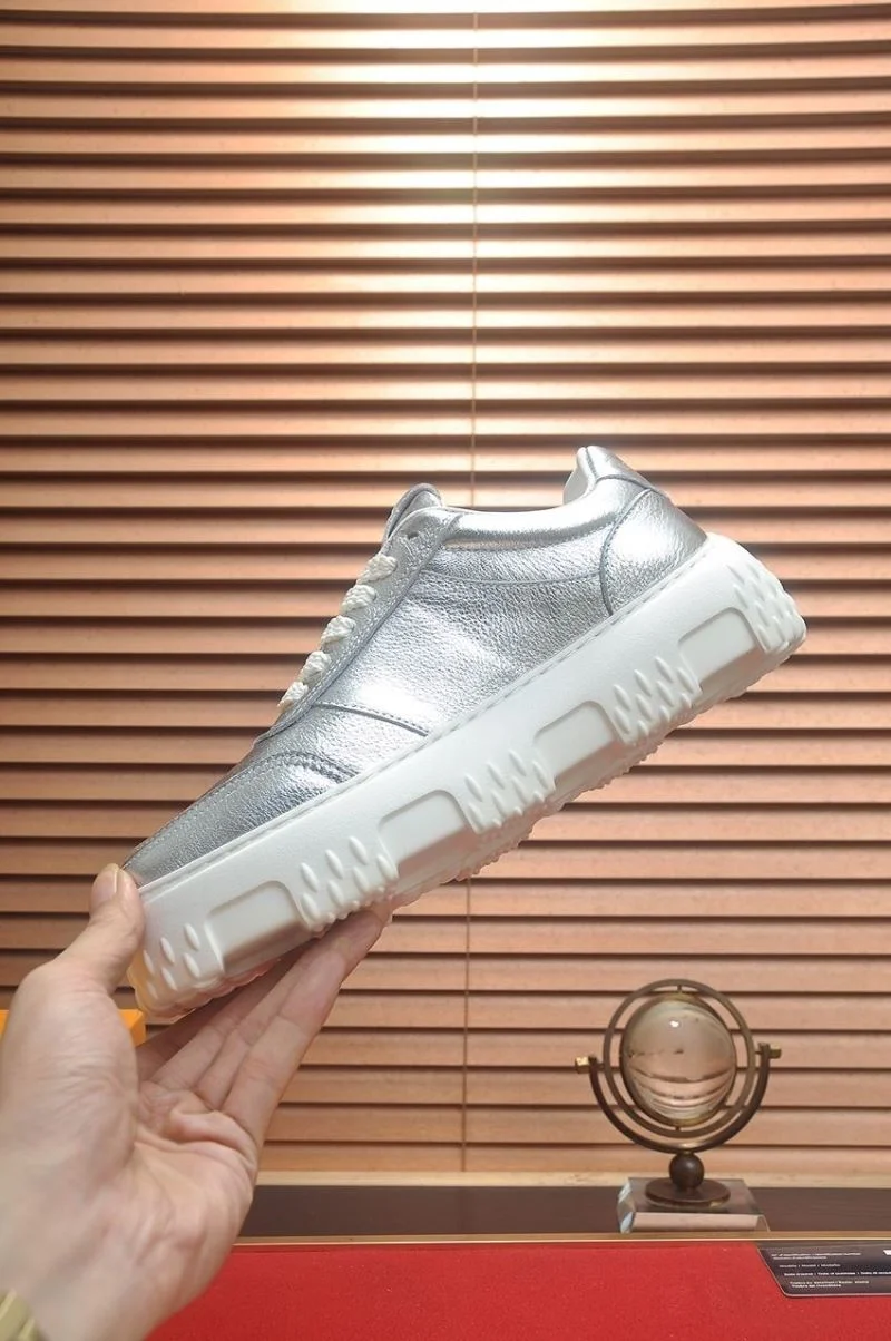 FashionForward Louis Vuitton Low Shoes 32805