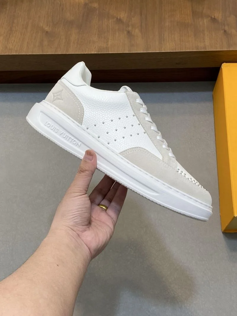 Minimalist Louis Vuitton Low Shoes 32811