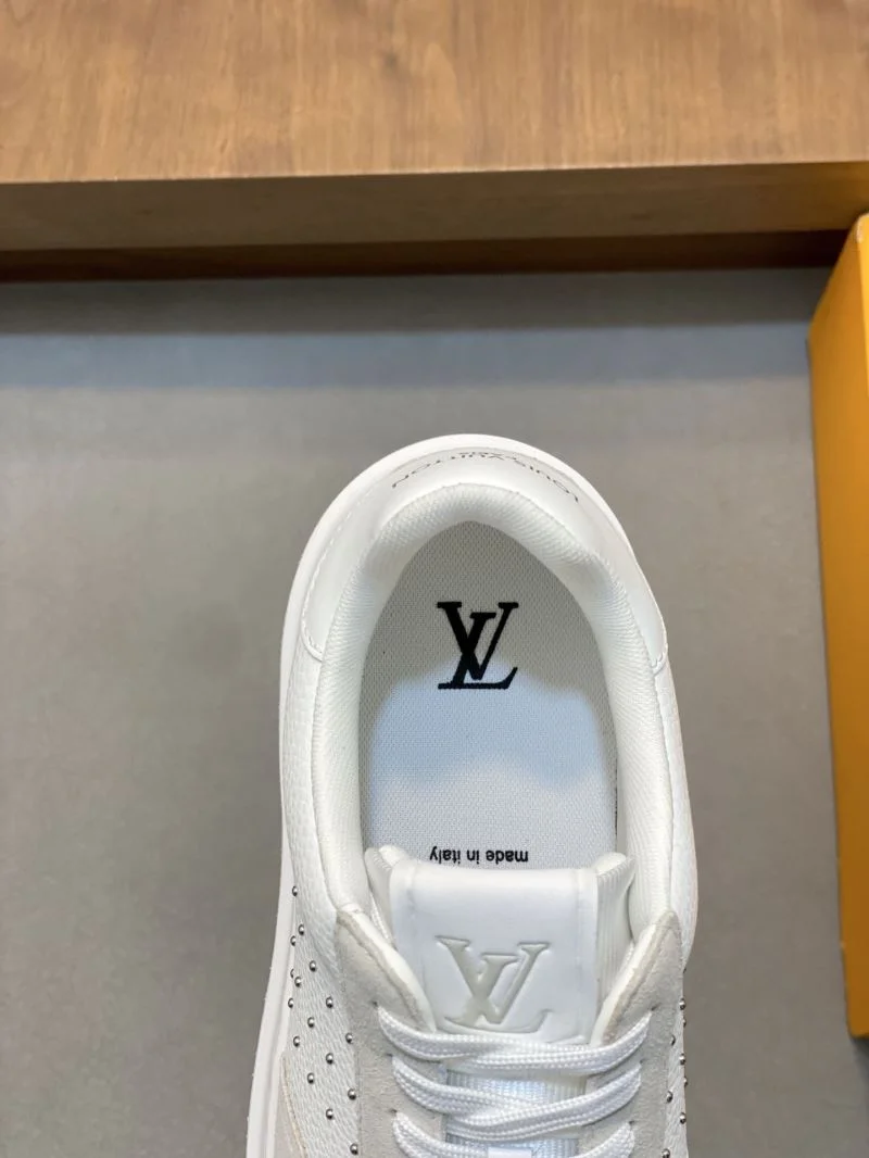 Minimalist Louis Vuitton Low Shoes 32811