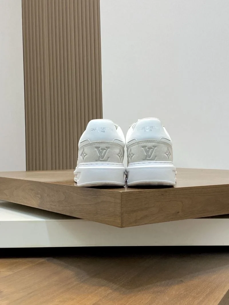 Minimalist Louis Vuitton Low Shoes 32811