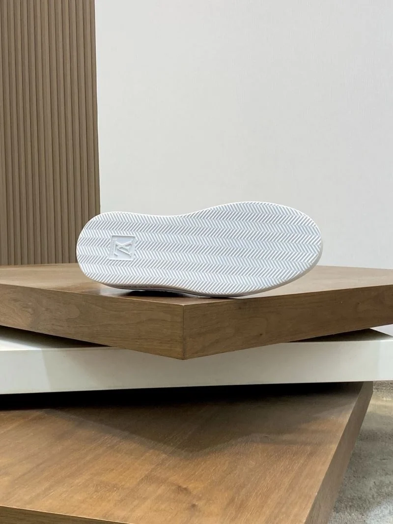 FreshLook Louis Vuitton Low Shoes 32820