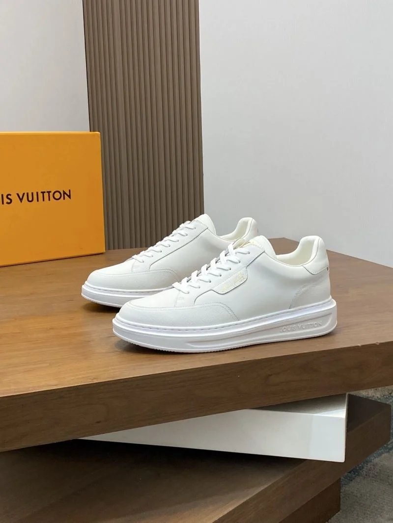 Versatile Louis Vuitton Low Shoes 32792