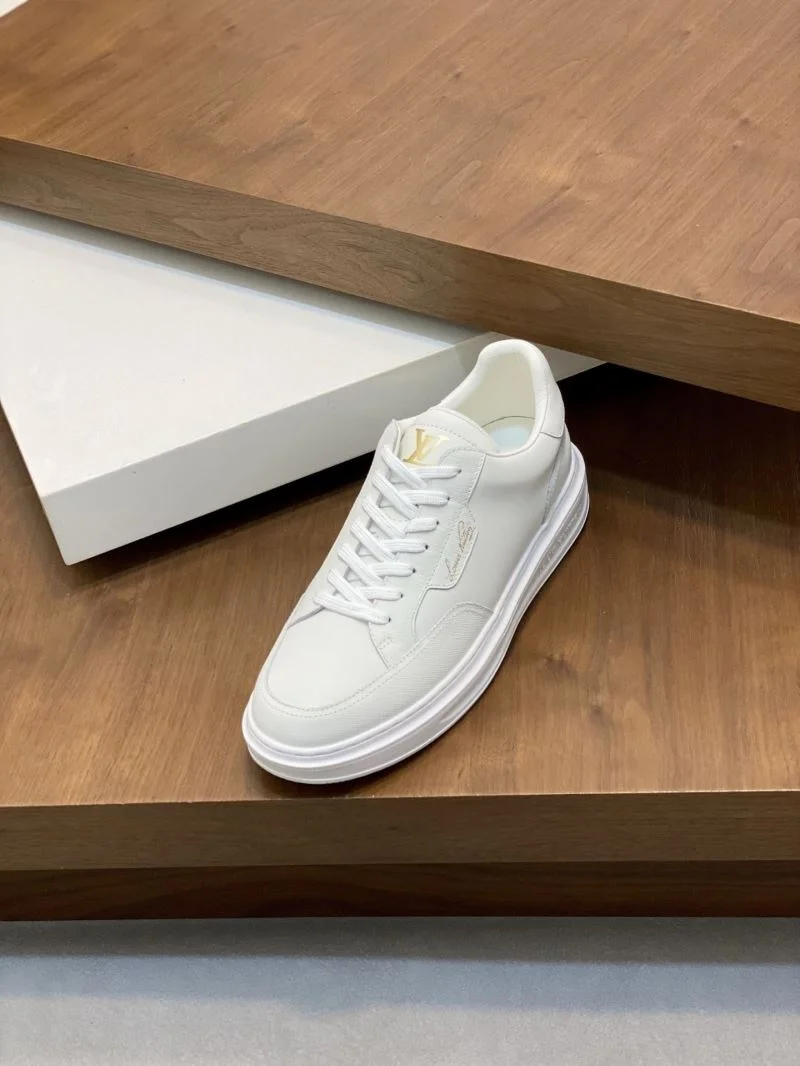 Versatile Louis Vuitton Low Shoes 32792
