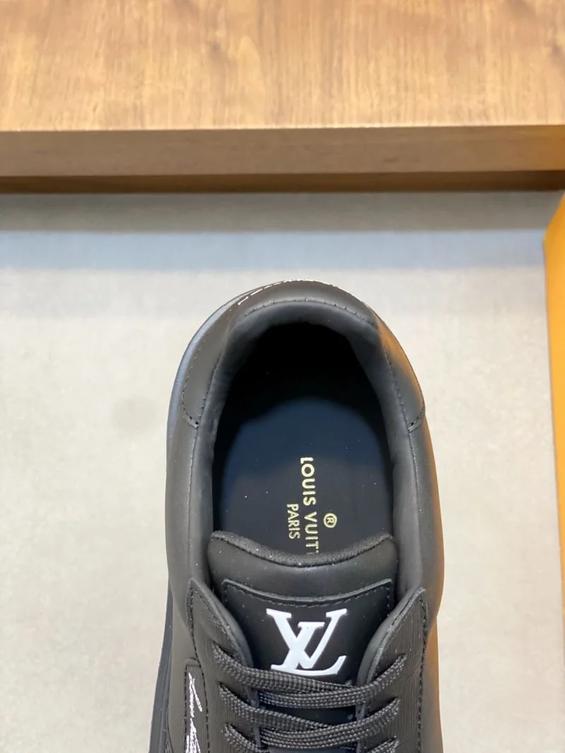 Durable Louis Vuitton Low Shoes 32803