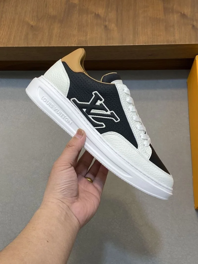 Unisex Louis Vuitton Low Shoes 32794