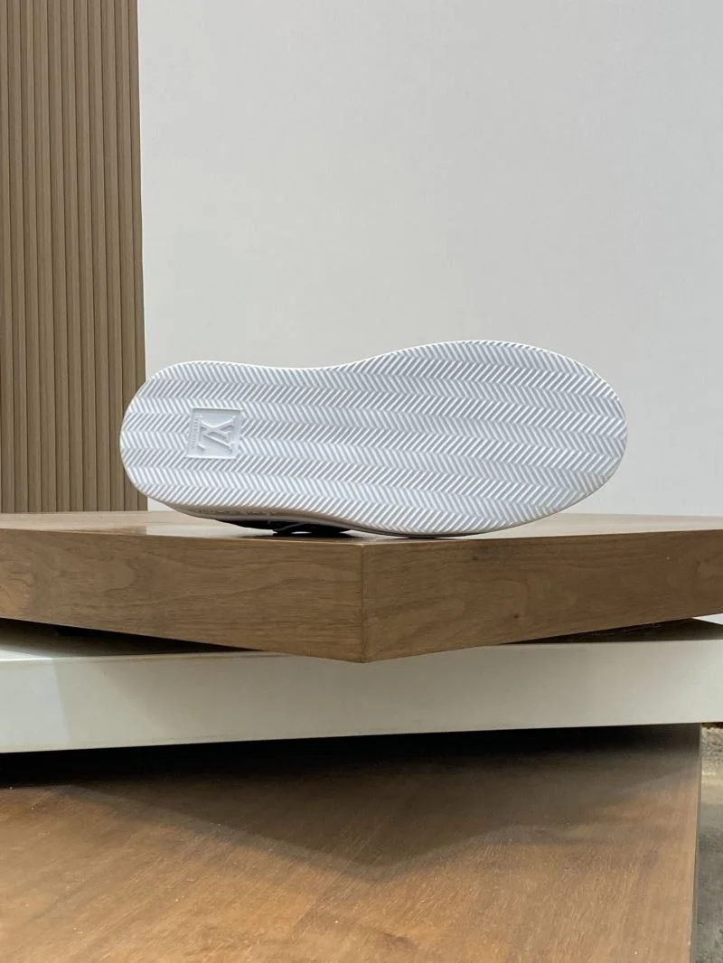 Louis Vuitton Low Shoes TimelessDesign 32790