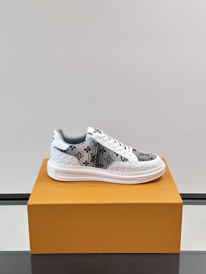 Stretchable Louis Vuitton Low Shoes 32761