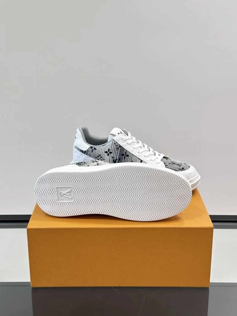 Stretchable Louis Vuitton Low Shoes 32761