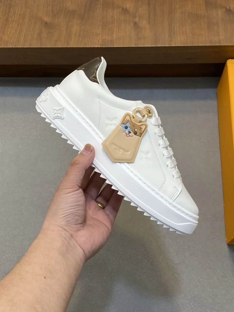 SmoothTexture Louis Vuitton Low Shoes 32779