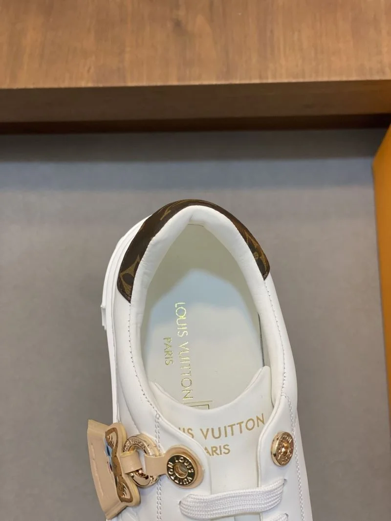 SmoothTexture Louis Vuitton Low Shoes 32779