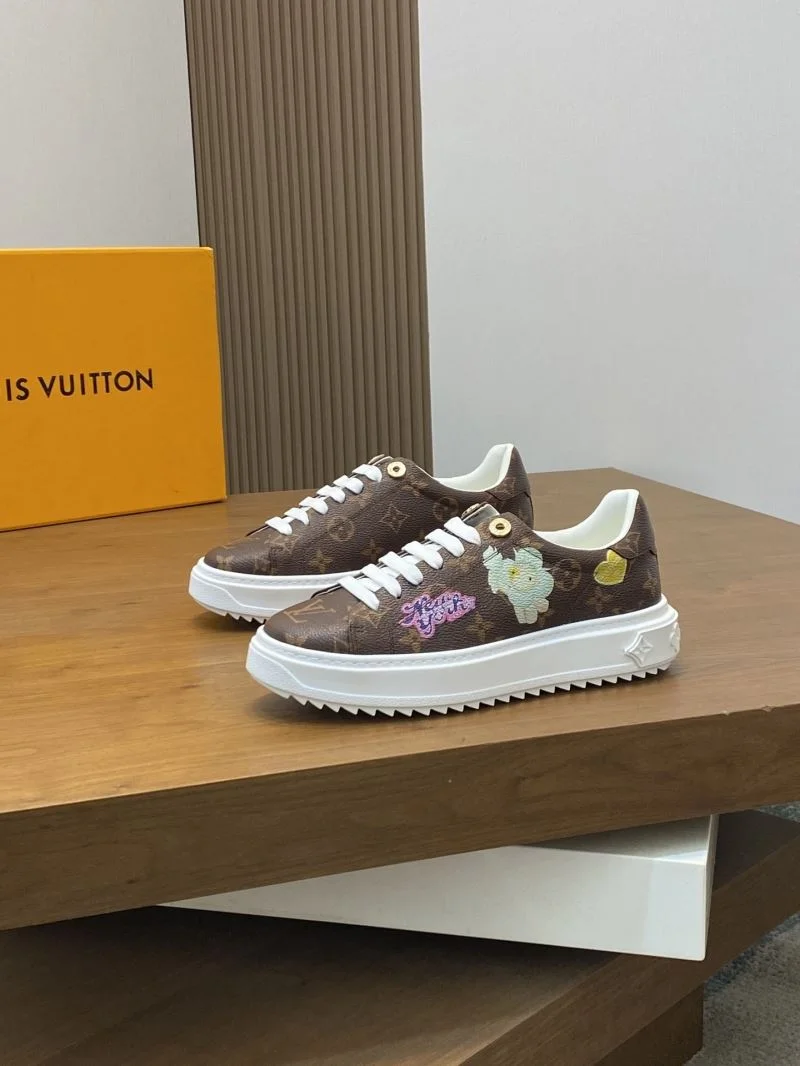 Versatile Louis Vuitton Low Shoes 32776
