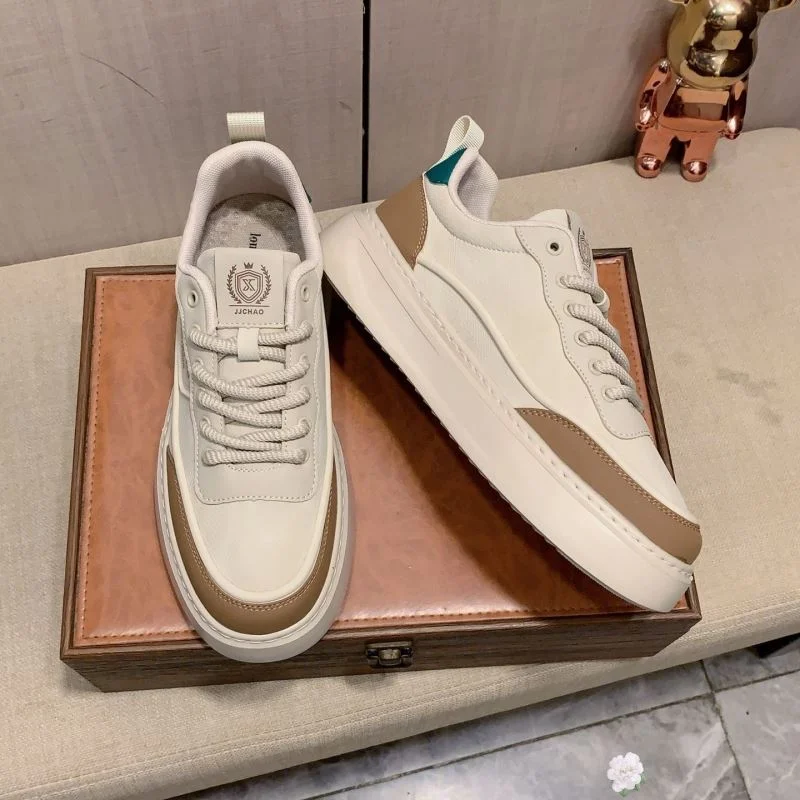 FlexibleFit Louis Vuitton Low Shoes 32757