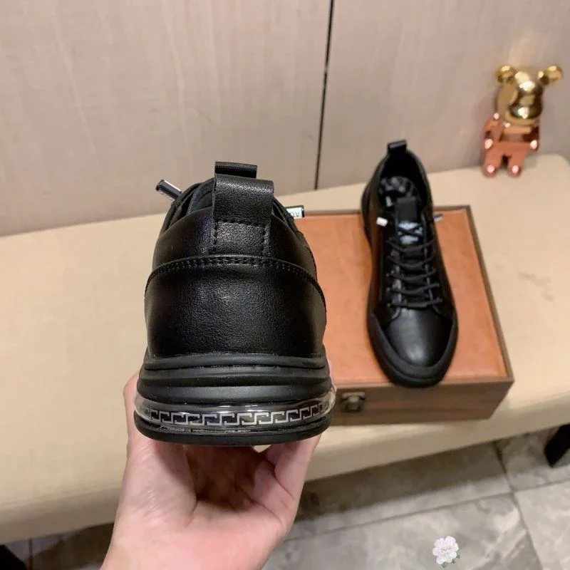Louis Vuitton Low Shoes Youthful 32763