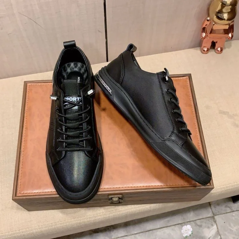 Louis Vuitton Low Shoes Youthful 32763