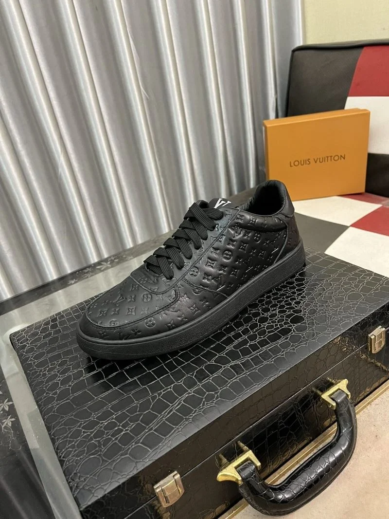 Cozy Louis Vuitton Low Shoes 32772