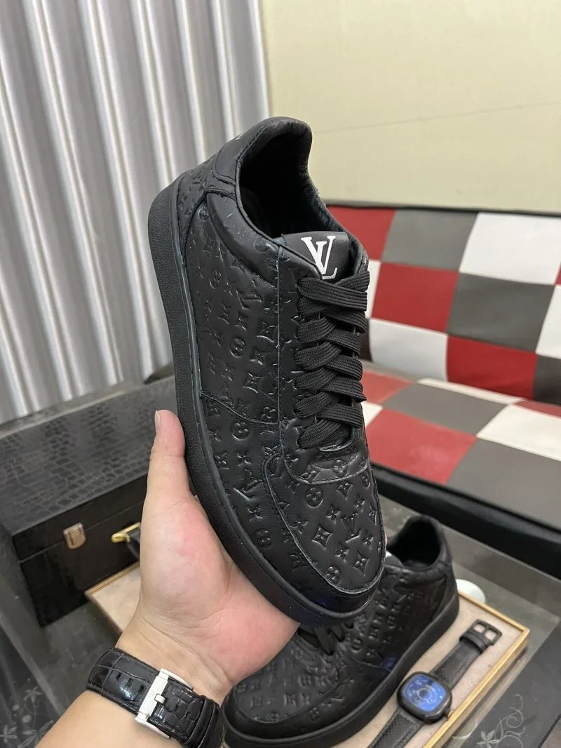 Cozy Louis Vuitton Low Shoes 32772