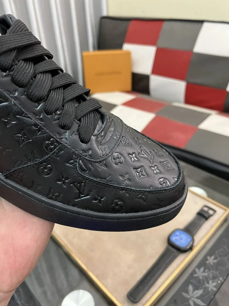 Cozy Louis Vuitton Low Shoes 32772