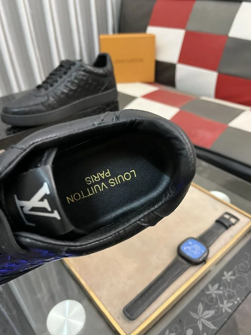 Cozy Louis Vuitton Low Shoes 32772