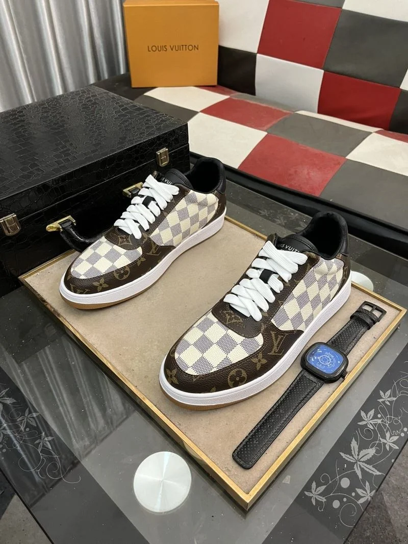 Functional Louis Vuitton Low Shoes 32764