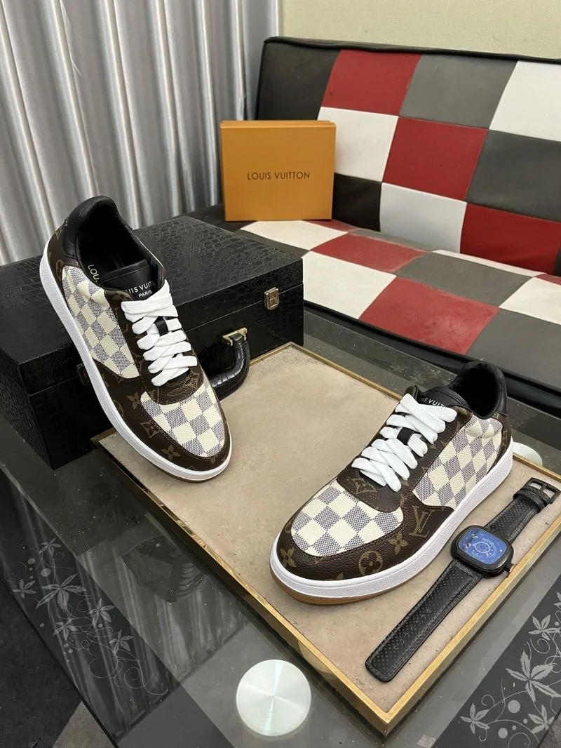 Functional Louis Vuitton Low Shoes 32764