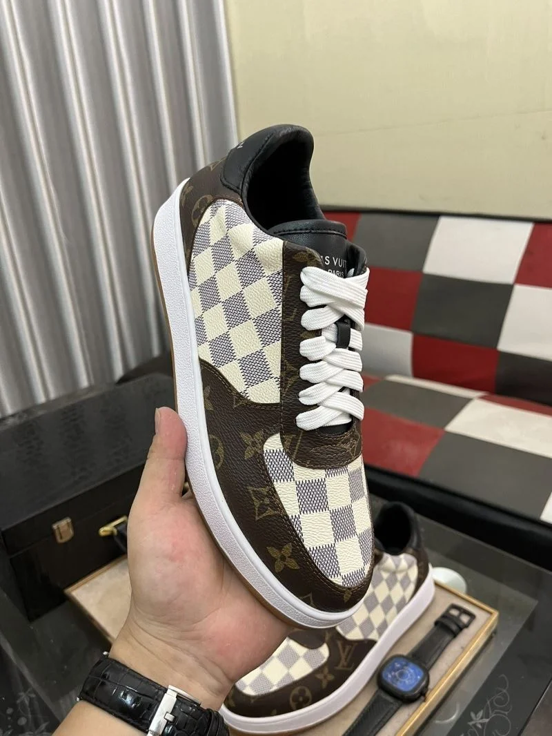 Functional Louis Vuitton Low Shoes 32764