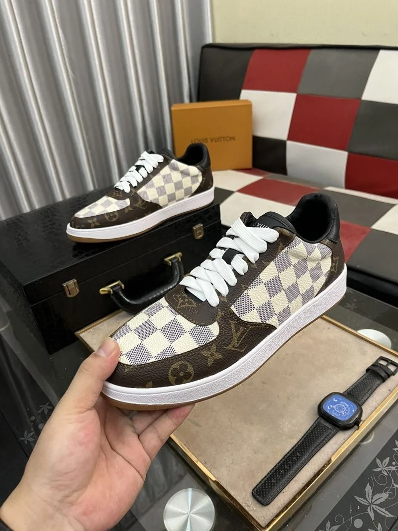 Functional Louis Vuitton Low Shoes 32764