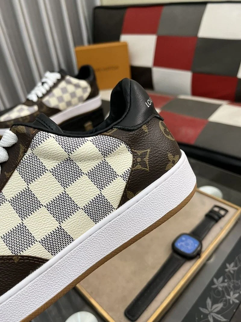Functional Louis Vuitton Low Shoes 32764