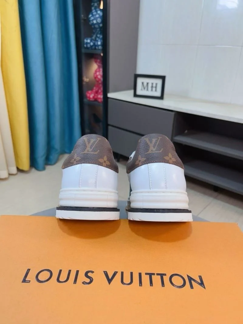 Elegant Louis Vuitton Low Shoes 32771